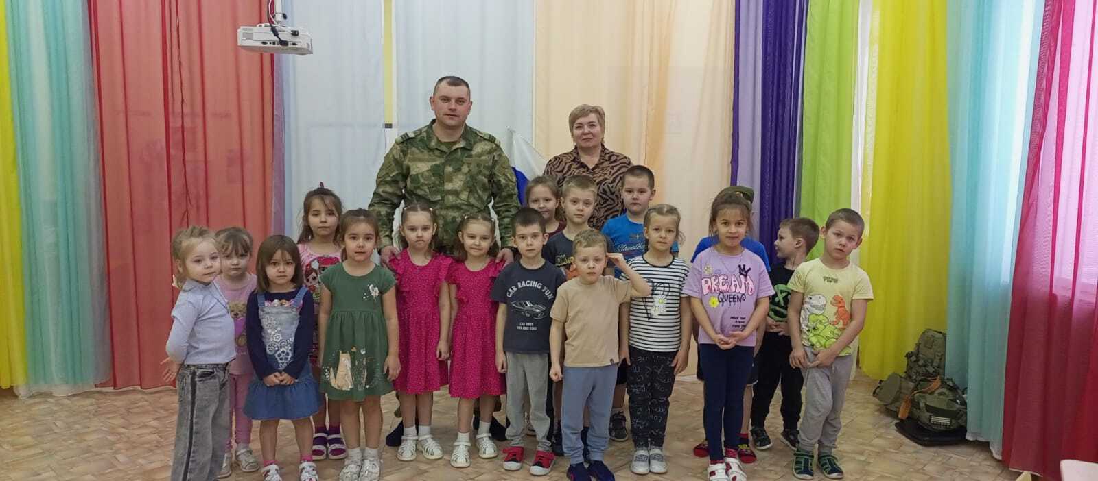Встреча воспитанников с участником СВО Ильиным Виктором Алексеевичем.