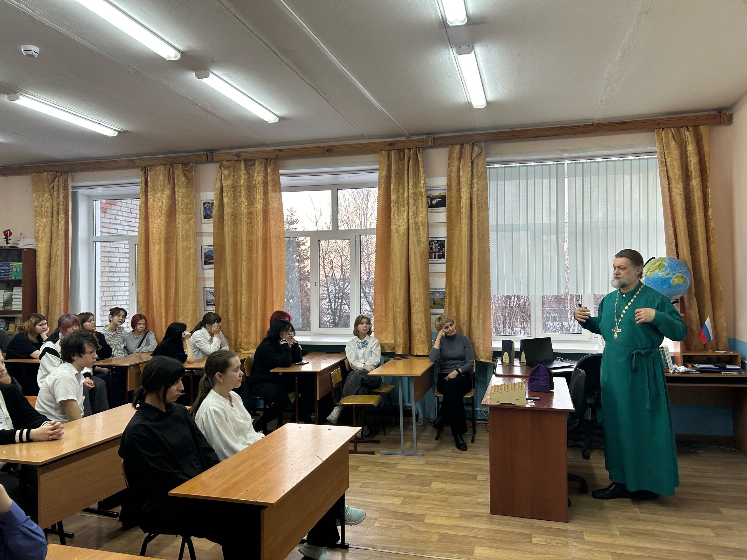 Духовно-нравственная беседа с отцом Максимом Храма села Зоркальцево.