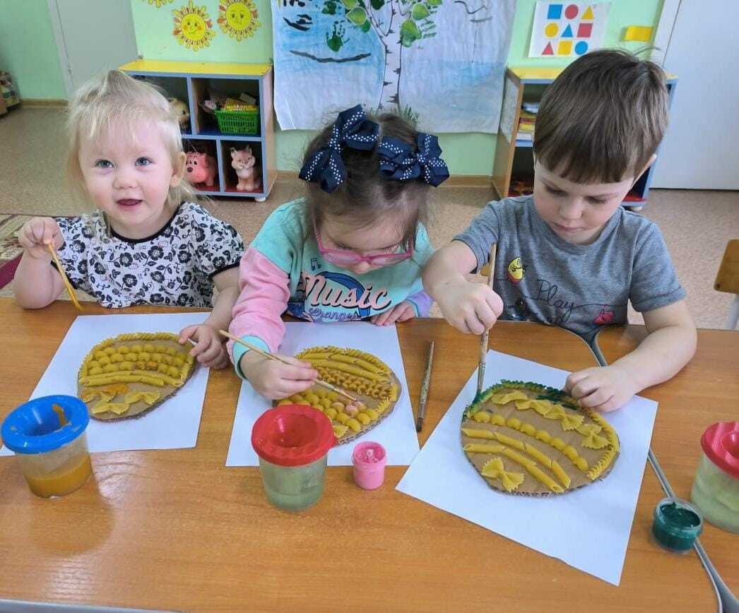 Мастер класс по росписи пасхальных яиц в младшей группе &amp;quot;Кнопочки&amp;quot;.